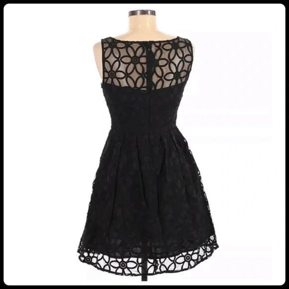 ❌UNAVAILABLE❌BB Dakota cocktail dress - Picture 2 of 7